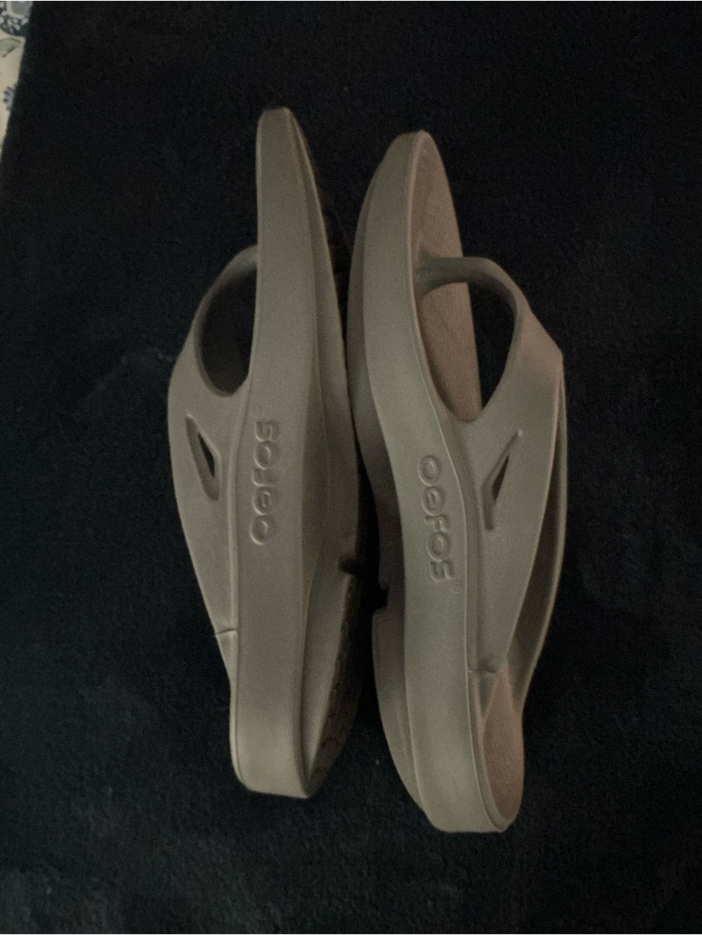OOFOS Women's Slip-On Recovery Clogs in grey